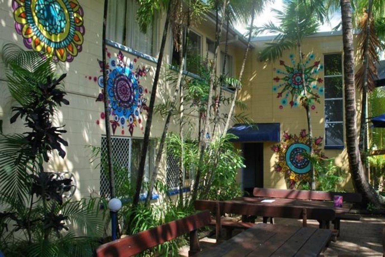 Mad Monkey Village Cairns Exterior foto