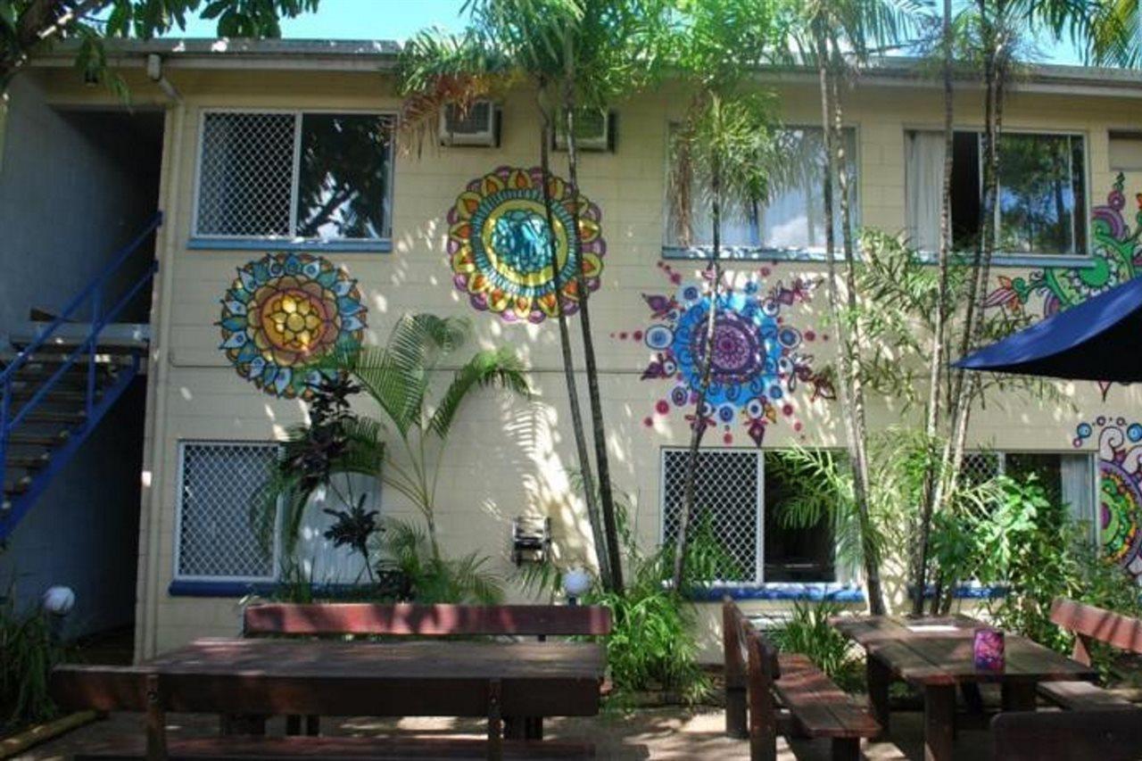Mad Monkey Village Cairns Exterior foto